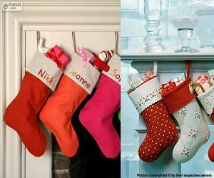 Puzzle Πολλές κάλτσες κρέμονται Χριστουγέννων γεμάτο δώρα